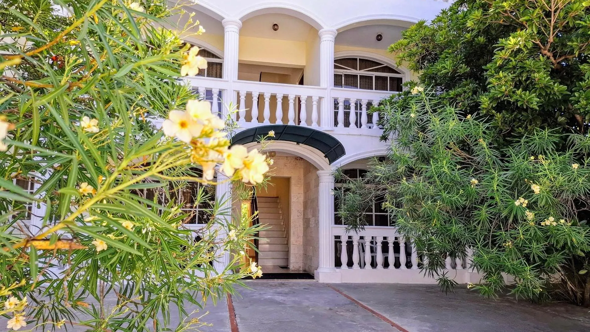 Costambar Beachfront Stay With Pool Пуэрто-Плата 0*,  Доминиканская Республика